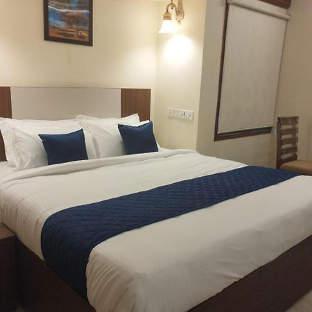 A.R Residency Hotel Ченай Екстериор снимка