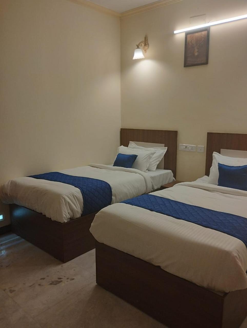 A.R Residency Hotel Ченай Екстериор снимка