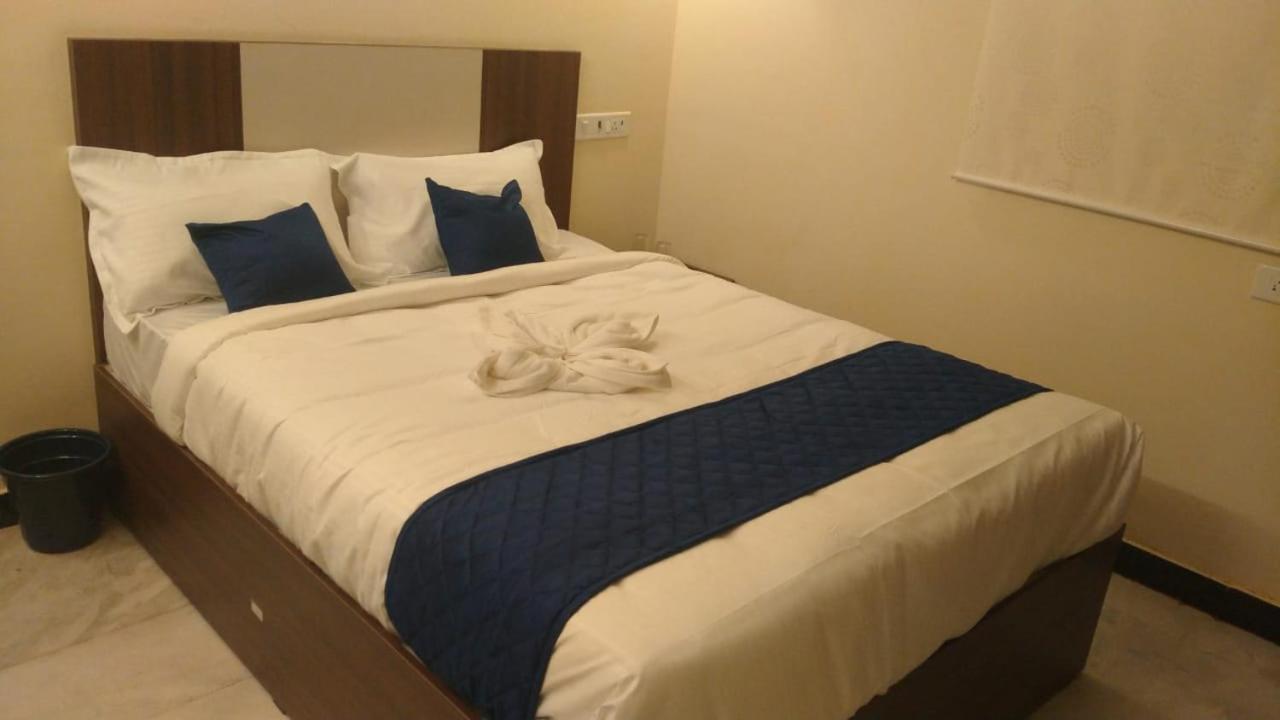 A.R Residency Hotel Ченай Екстериор снимка