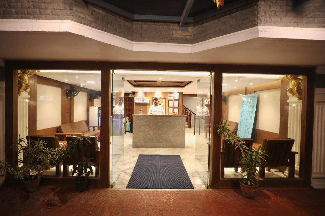 A.R Residency Hotel Ченай Екстериор снимка
