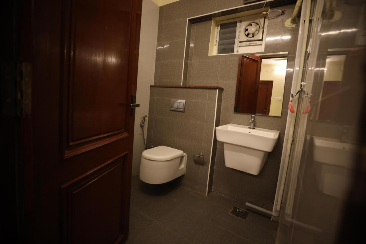 A.R Residency Hotel Ченай Екстериор снимка