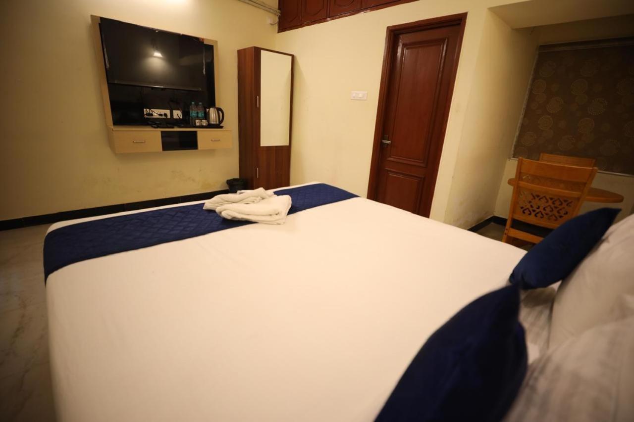 A.R Residency Hotel Ченай Екстериор снимка