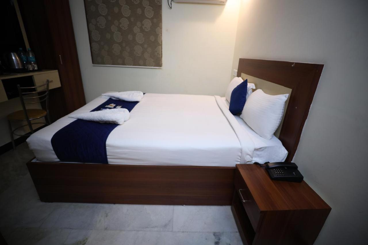 A.R Residency Hotel Ченай Екстериор снимка