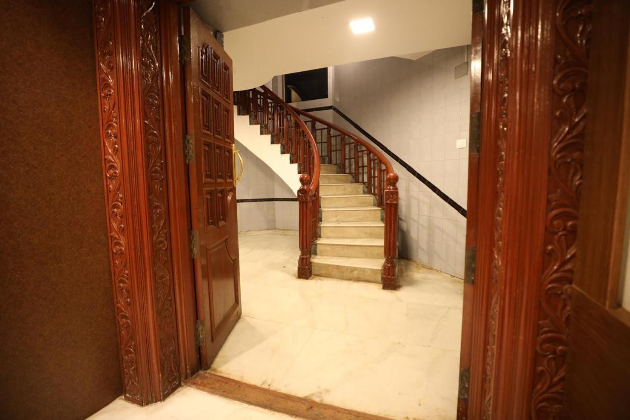 A.R Residency Hotel Ченай Екстериор снимка
